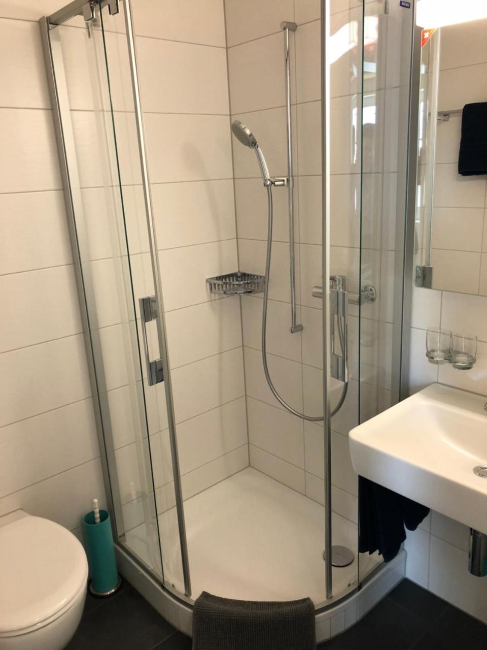 Von May Rooms Herbligen Exteriör bild